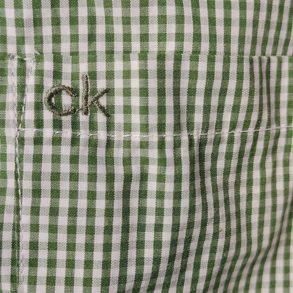Calvin Klein men's long sleeved button down shirt size small